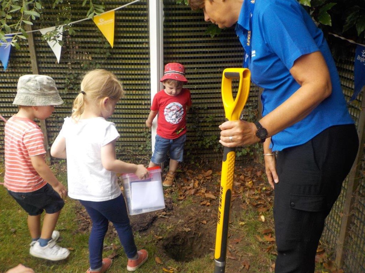 Wilmslow nursery children bury time capsule