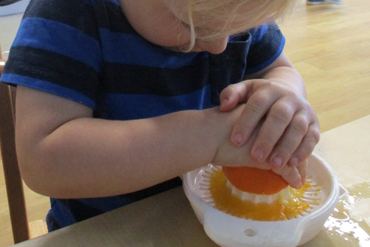 Bristol children decant juice